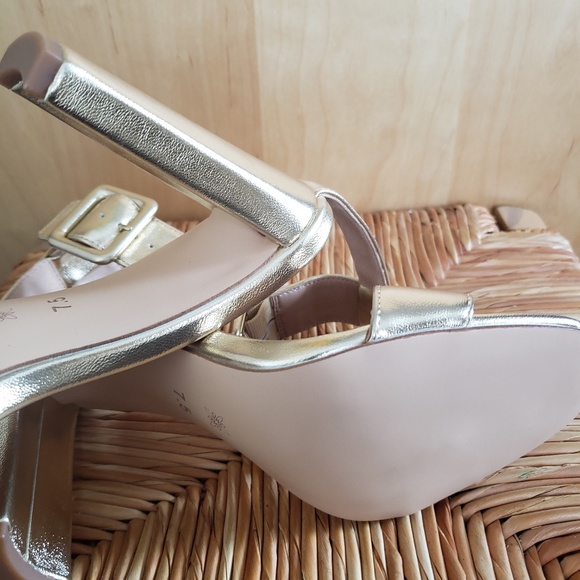 BCBG Ankle Strap Sandals Size 7.5 NEW! - Picture 6 of 10